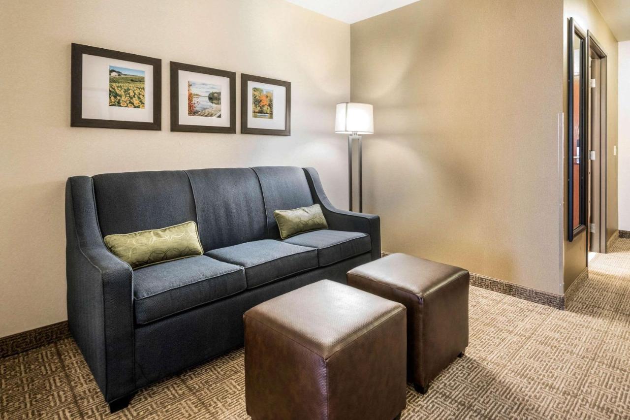 Comfort Suites At Par 4 Resort Waupaca Екстер'єр фото