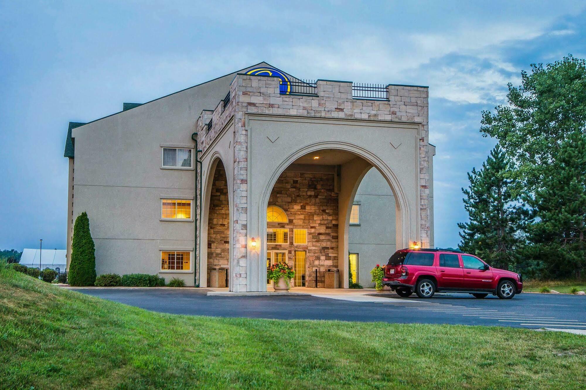 Comfort Suites At Par 4 Resort Waupaca Екстер'єр фото